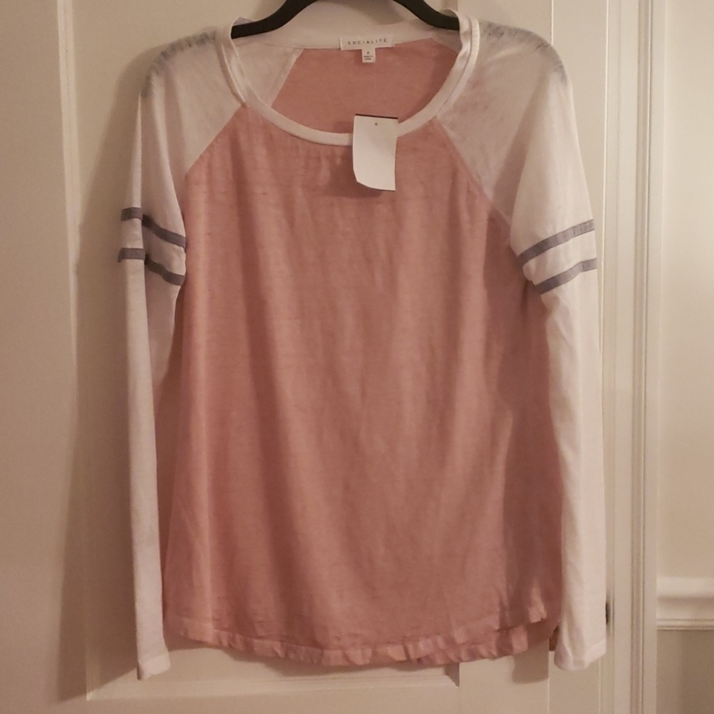 NWT Socialite baseball style tee. lightweight